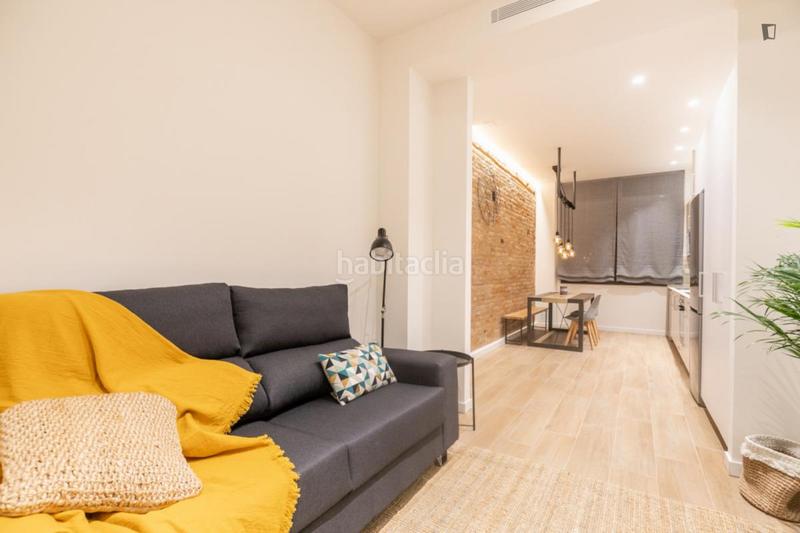 Foto 9ee76be1-2d80-4a2b-8824-73ece2e64c75. Alquiler apartamento en El Camp de l´Arpa del Clot Barcelona