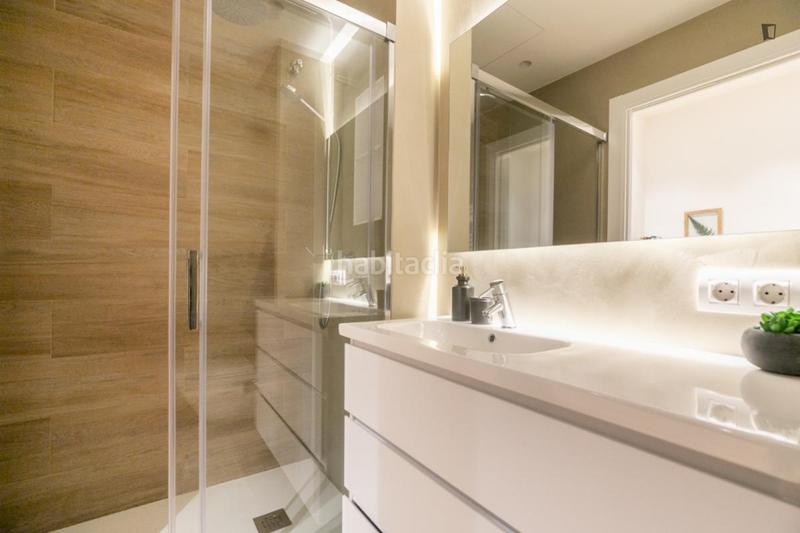 Foto 4e1cf7c0-ee00-467e-8882-b0a98ba0c2eb. Miete appartement in El Camp de l´Arpa del Clot Barcelona