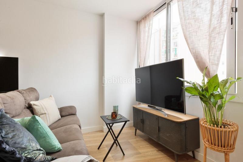 Foto c9ee0a08-3643-4d18-8421-4c59ad3b04cf. Alquiler estudio en Sants-Badal Barcelona