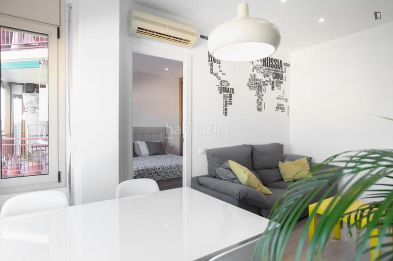 Foto c407f4b9-a209-473d-baef-2bc813e56b75. Lloguer apartament amb calefacció a El Camp de l´Arpa del Clot Barcelona