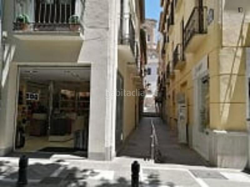 Foto 5da3841f-82f6-45e2-b8d3-439bd160dd65. Rent apartment with heating in Centro - Sagrario Granada
