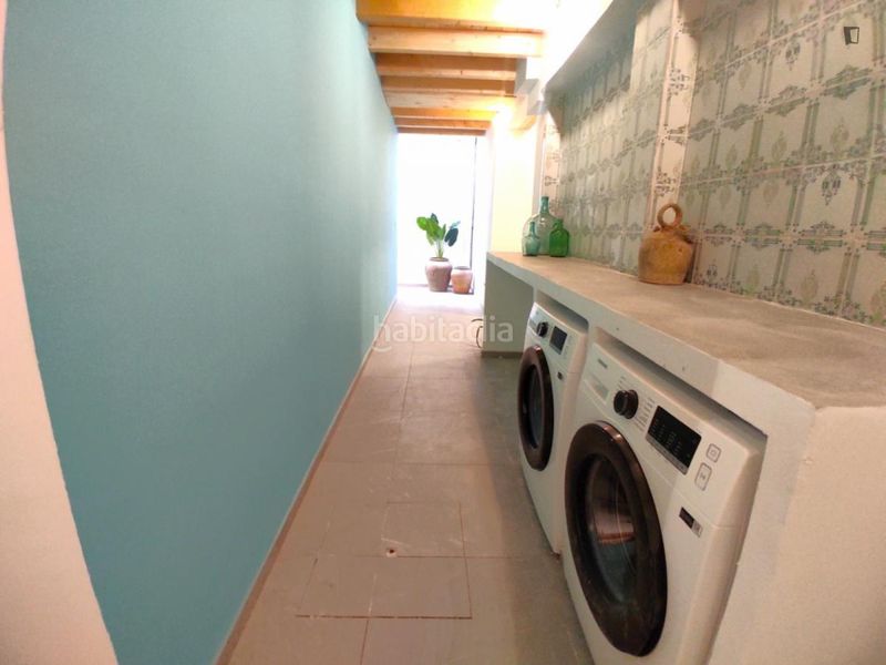 Foto 0df941ed-b131-417a-a478-6b83046118dc. Location studio dans Barrio Benicalap Valencia