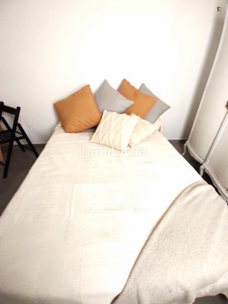 Foto 94f92f88-bcb1-409b-8a4b-61c5ccda6d9d. Rent studio in Barrio Benicalap Valencia