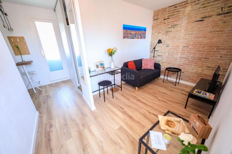 Foto 2bd132ad-6215-4c86-a55e-b230566ccf27. Lloguer apartament a La Torrassa Hospitalet de Llobregat (L´)