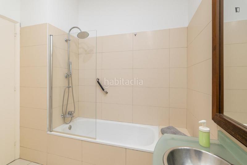 Foto 090a8885-b001-417f-b3e1-bb262d57f9ef. Rent apartment with heating in Sant Antoni Barcelona