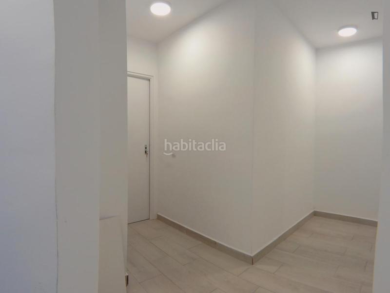 Foto d0629573-d15f-4752-86aa-f287917619c8. Alquiler estudio en Berruguete Madrid
