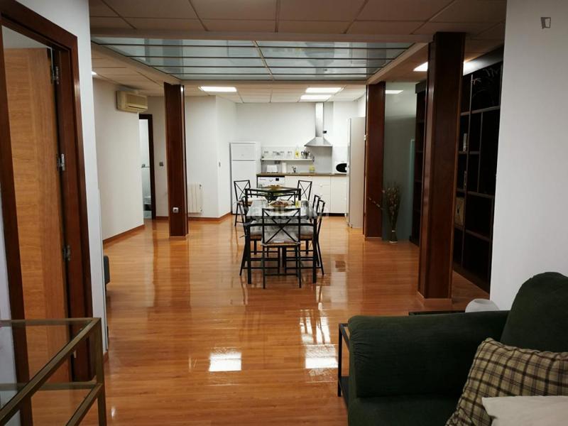 Foto 4c8e3d54-1351-4783-9eba-245fc165fb5f. Lloguer apartament amb calefacció a Centro - Sagrario Granada