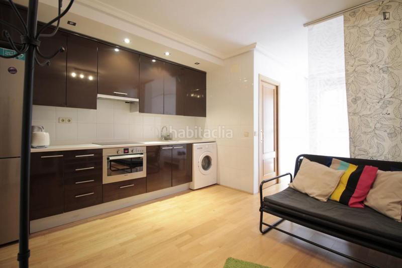Foto 133dedeb-8059-4f3d-8f58-9882bd9b4adf. Alquiler estudio en Valdeacederas Madrid