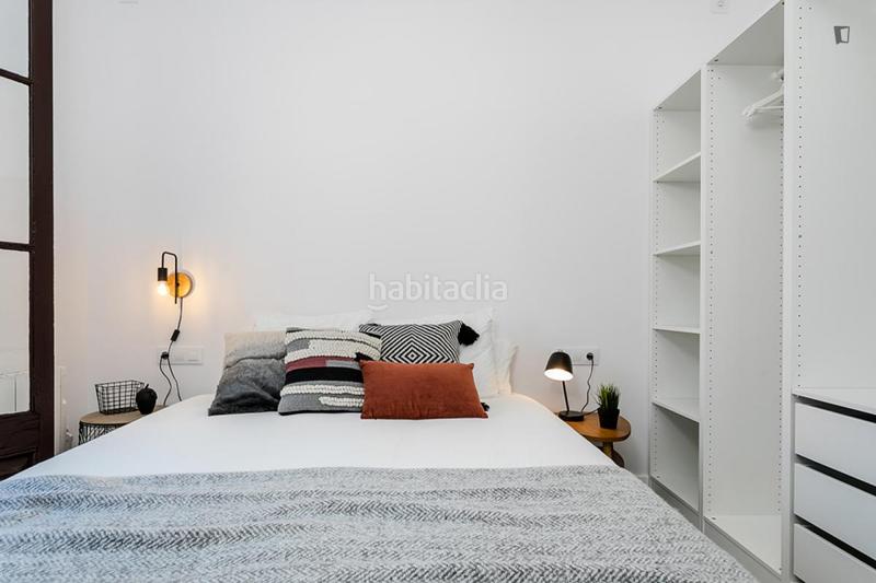Foto cc52b06a-24f6-4c4a-99fe-4a9c67118cb5. Lloguer apartament amb calefacció a Sant Antoni Barcelona