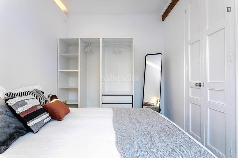 Foto ddec9c1a-8694-4207-9b25-8fe36243a609. Lloguer apartament amb calefacció a Sant Antoni Barcelona