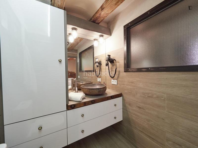 Foto 27f6c774-2379-47f2-9bc9-4b3b884de9ca. Rent studio with heating in Raval Barcelona