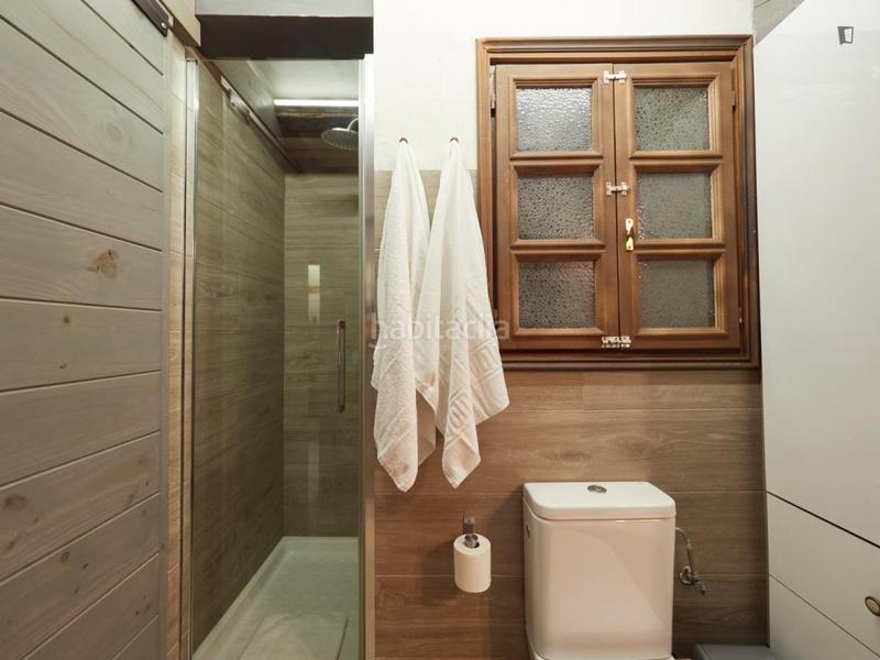 Foto b8606ed8-68db-4ec3-9ff7-e9133fcbeccf. Rent studio with heating in Raval Barcelona