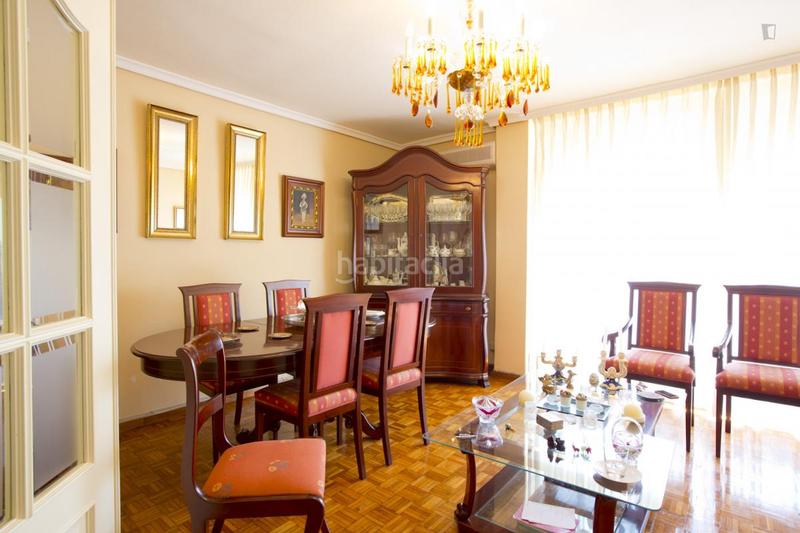 Foto f697c368-c3e6-436a-9327-710829989b92. Rent apartment with heating in Barrio del Nervión Sevilla