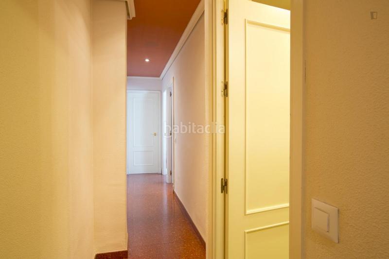Foto f81edd95-8c5b-40f1-98ba-5f0ebe045b26. Miete appartement mit heizung in Barrio del Nervión Sevilla