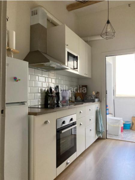 Foto 7735bc8a-d66e-4ce6-804e-040b39c1010a. Lloguer apartament a El Camp de l´Arpa del Clot Barcelona