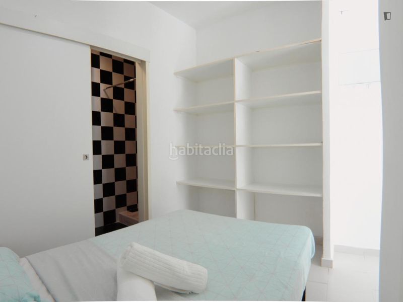 Foto f8add8f4-05e9-4b07-8bf2-0464936a4c77. Location studio dans Puerta del Ángel Madrid