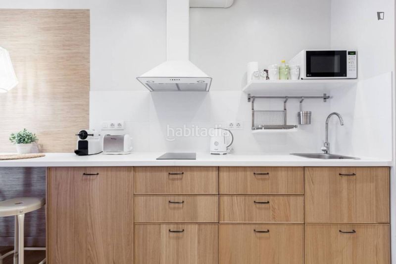 Foto 9cf215dd-acb2-4100-bcbe-54cb57d22cd3. Alquiler apartamento en Gòtic Barcelona