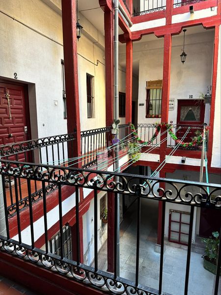 Foto ed6a92ae-1142-4ba4-9b30-571f1a88780c. Lloguer estudi a Embajadores-Lavapiés Madrid