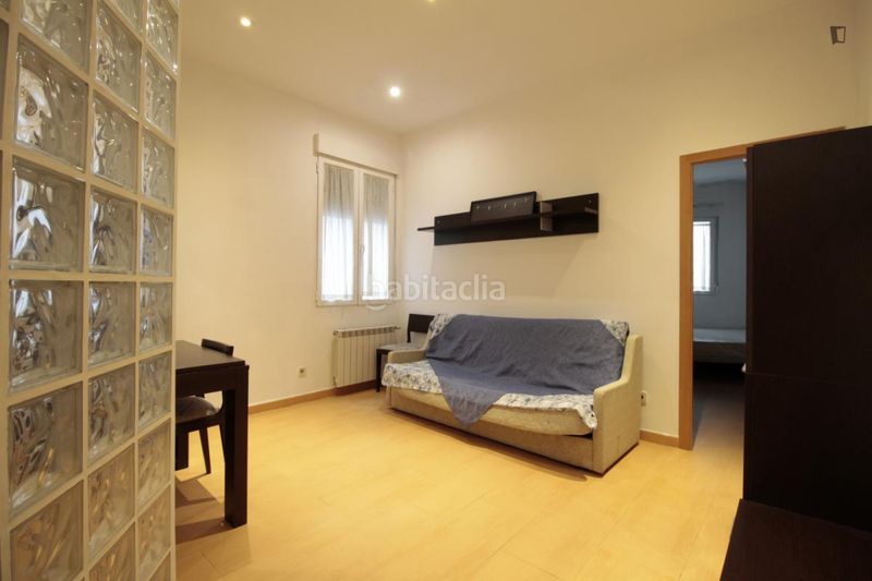 Foto 486cec4d-6afa-41f8-a96d-174295c63356. Lloguer apartament a Sol Madrid