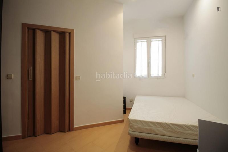 Foto 48d13fc6-80a0-43de-aa6b-9db378b3a304. Lloguer apartament a Sol Madrid