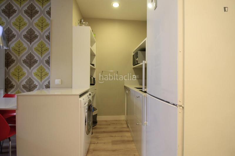 Foto bd8e58ea-529f-47f3-897a-a89bc7d55239. Alquiler estudio en Sol Madrid