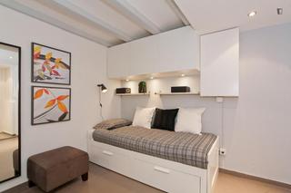 Rent Studio in El Poble Sec - Parc de Montjuïc