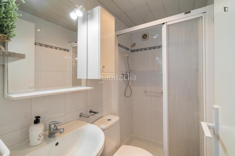 Foto c1536cfe-c3b6-4148-8180-a5a649b277ca. Alquiler apartamento en Sant Ramon - Maternitat Barcelona