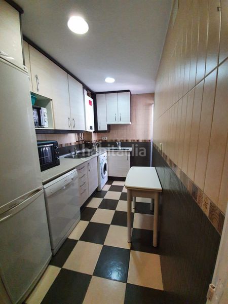 Foto 1f30fc45-ec3b-4dc2-a8eb-3d64abfb2e68. Miete appartement mit heizung in Vista Alegre Madrid
