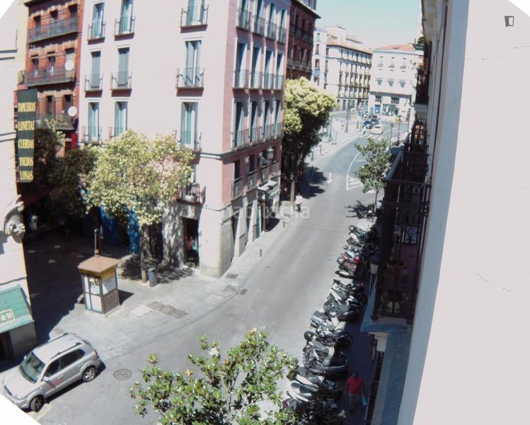 Foto a5ab0a42-cd7a-4371-aa08-6a61d6b72fb2. Lloguer apartament amb calefacció a Sol Madrid