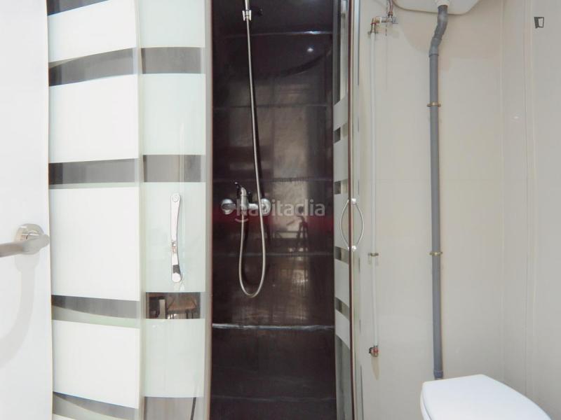 Foto 5a36bcec-6095-4d0e-ab9c-21c44b063b09. Rent apartment in Puerta del Ángel Madrid