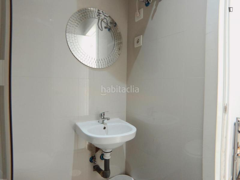 Foto 458f663d-3671-4bf4-9d1b-690cfa38cd4a. Affitto piccolo appartamento in Puerta del Ángel Madrid
