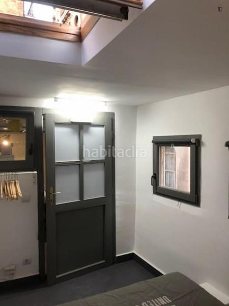 Foto fa380c8f-58e1-40a9-8b5a-9ce81034bce3. Rent house in Sants Barcelona