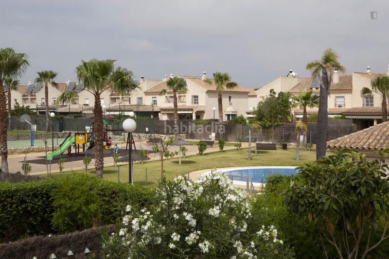 Foto 10b27692-3c17-459e-a41d-89cd094a92f6. Lloguer casa amb calefacció a Puertas del sur - Guadabajaque Jerez de la Frontera