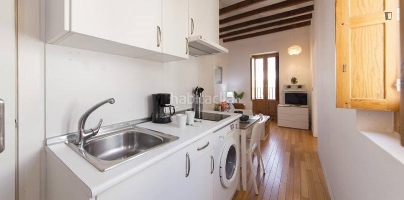 Foto f1b18193-77f0-40ec-b3d2-a21d411f1bed. Rent studio with heating in Puerta del Ángel Madrid