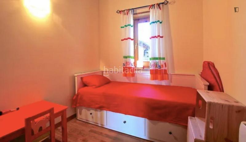 Foto 1ebae139-a9ff-4879-a1e7-8843438a9ded. Rent apartment with heating in Bellver de Cerdanya