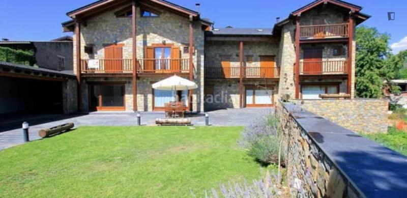 Foto 52527c47-3f0e-4ec5-9172-d6fe28618d7c. Rent apartment with heating in Bellver de Cerdanya