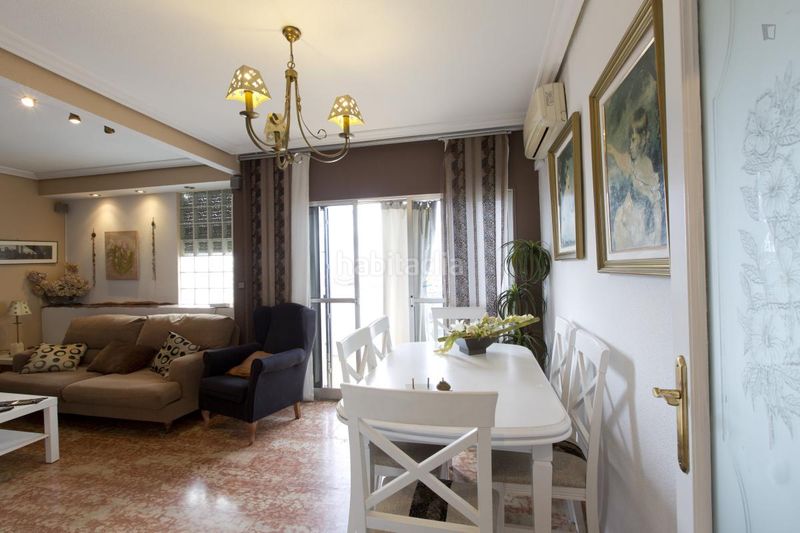 Foto bb0e631c-f59f-4df8-b722-4e3e732f0bfa. Alquiler apartamento en San Pablo Sevilla