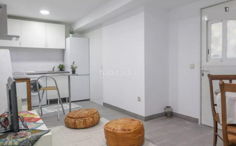 Foto 2e861bb0-a56c-4070-baeb-be107413deb0. Lloguer apartament a Valdeacederas Madrid