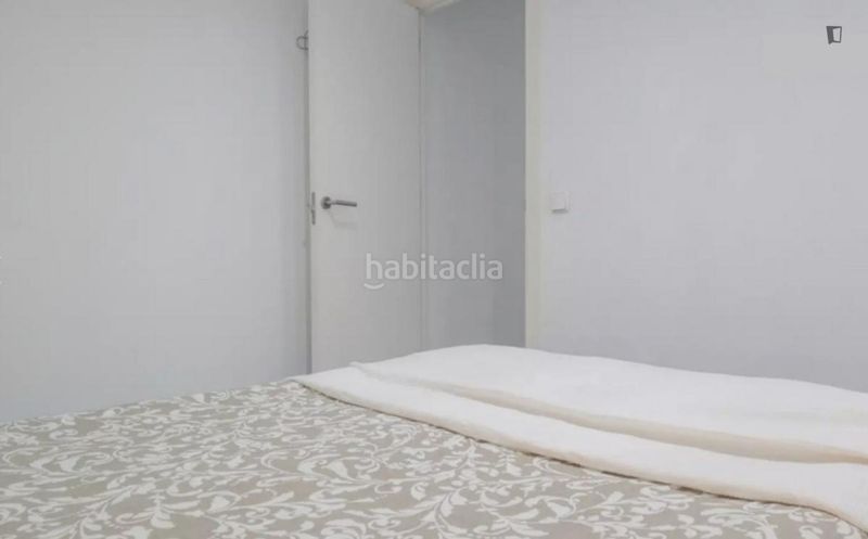 Foto 842bed7b-5201-4fa8-8313-5e1ef14455e7. Lloguer apartament a Valdeacederas Madrid