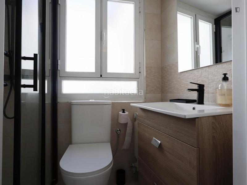 Foto f4b498e8-3534-4383-87a9-9ca79f12aab9. Rent studio with heating in Palacio Madrid