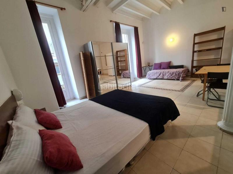 Foto c79bb5be-e0ac-4c4d-8e97-3876718b4f86. Location studio dans Raval Barcelona