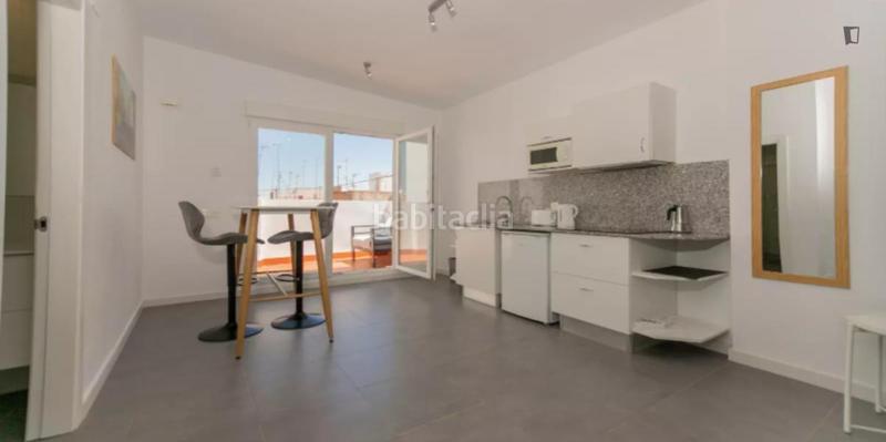 Foto 56f0f439-a7a8-4cac-9783-938bbae0770d. Alquiler estudio en Barrio Benicalap Valencia
