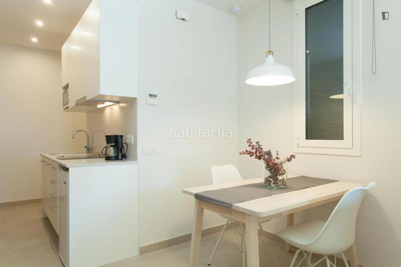 Foto 34a04b8f-d1bf-47fe-be40-ab3ba7634f51. Alquiler apartamento en Sagrada Família Barcelona