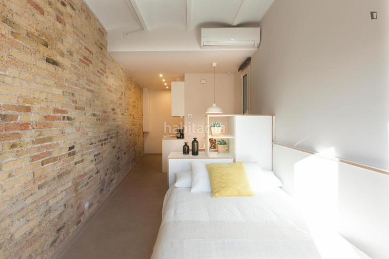 Foto d1374bce-21c1-4af2-96bb-9b7497dfdb74. Alquiler apartamento en Sagrada Família Barcelona