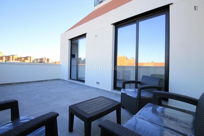 Foto 04b4bb9d-352a-4dea-a5cb-1b3e971859d1. Lloguer apartament a Almendrales Madrid