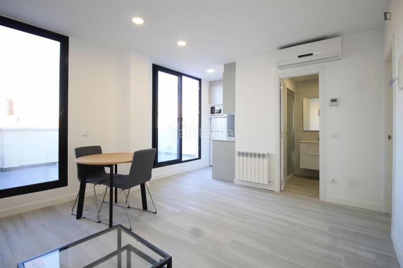 Foto 061d403f-426a-4488-bf8c-12de46070e3f. Lloguer apartament a Almendrales Madrid