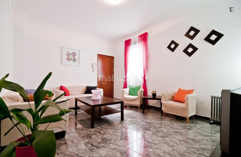 Foto 029f45ec-5a26-4996-94bc-b50d75d78504. Lloguer apartament a Sol Madrid