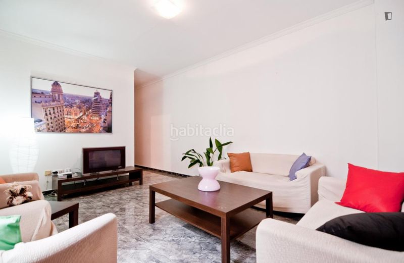Foto 64ea0db2-817d-4834-8d32-2911006c00f1. Lloguer apartament a Sol Madrid