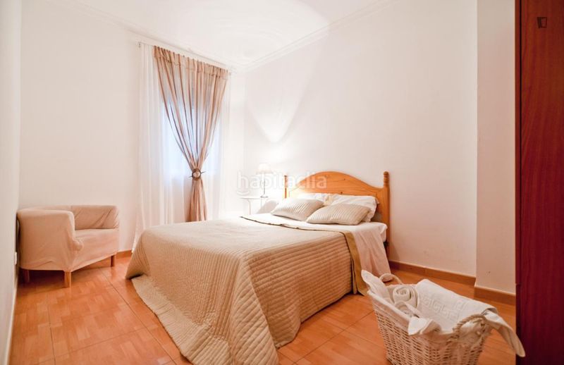 Foto 85acbb73-101c-4e83-ad44-52a63f5f7b00. Lloguer apartament a Sol Madrid