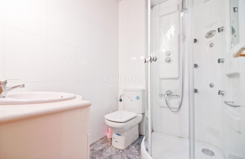 Foto cc9d0f9b-5a94-4333-b70f-7b1979e8a03c. Lloguer apartament a Sol Madrid